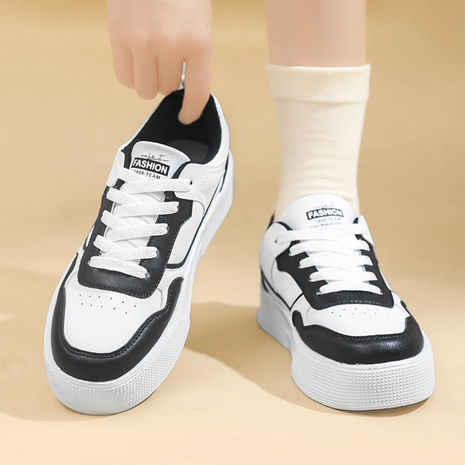 Aceptolcom Women's Walking Skateboard Shoes Sneakers Leather Flat Low-Top Lace-up Comfortable Casual Athletic Non-Slip Fashion Sneakers Tennis Shoes