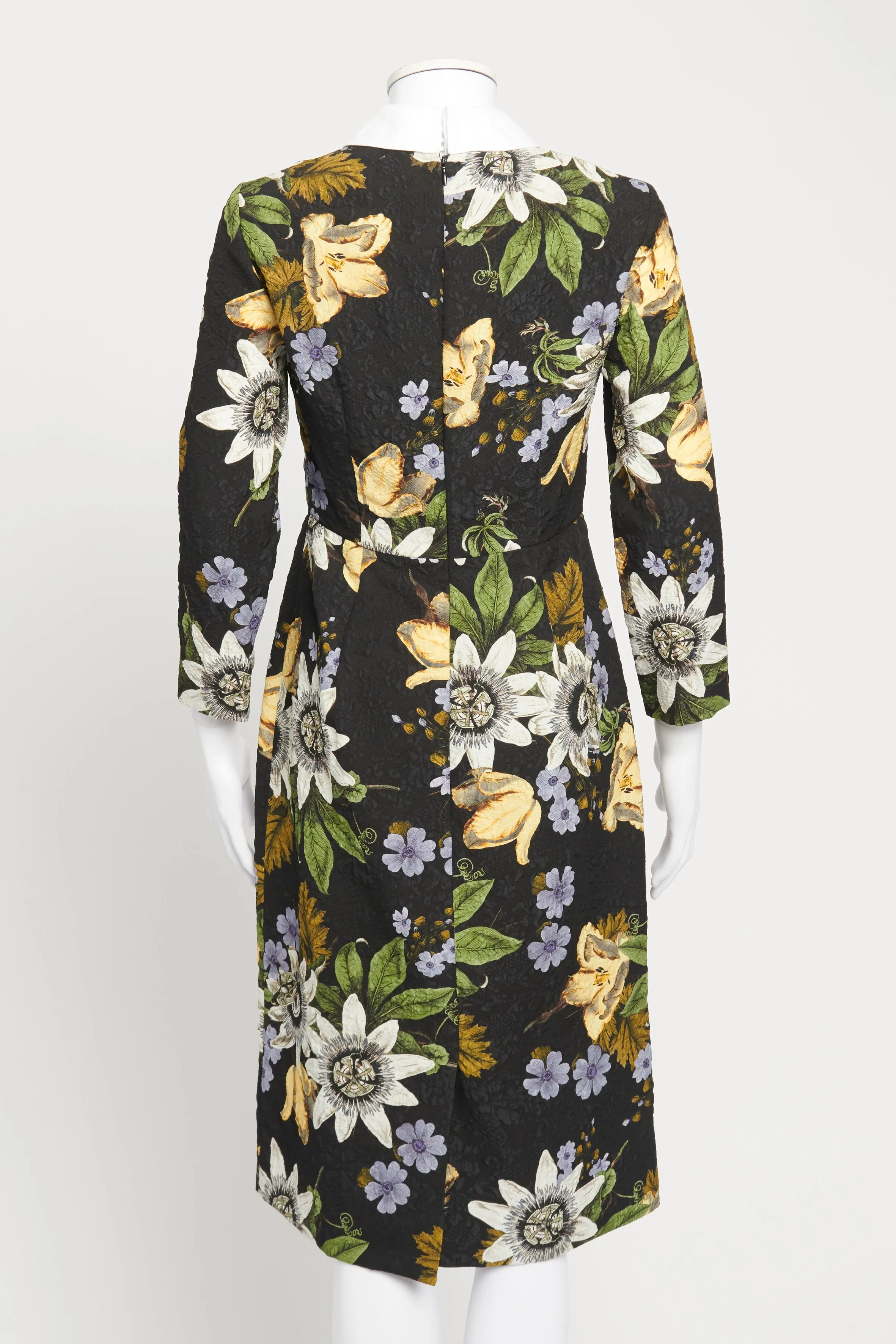 Black Floral Printed Knee Length Preowned Shift Dress