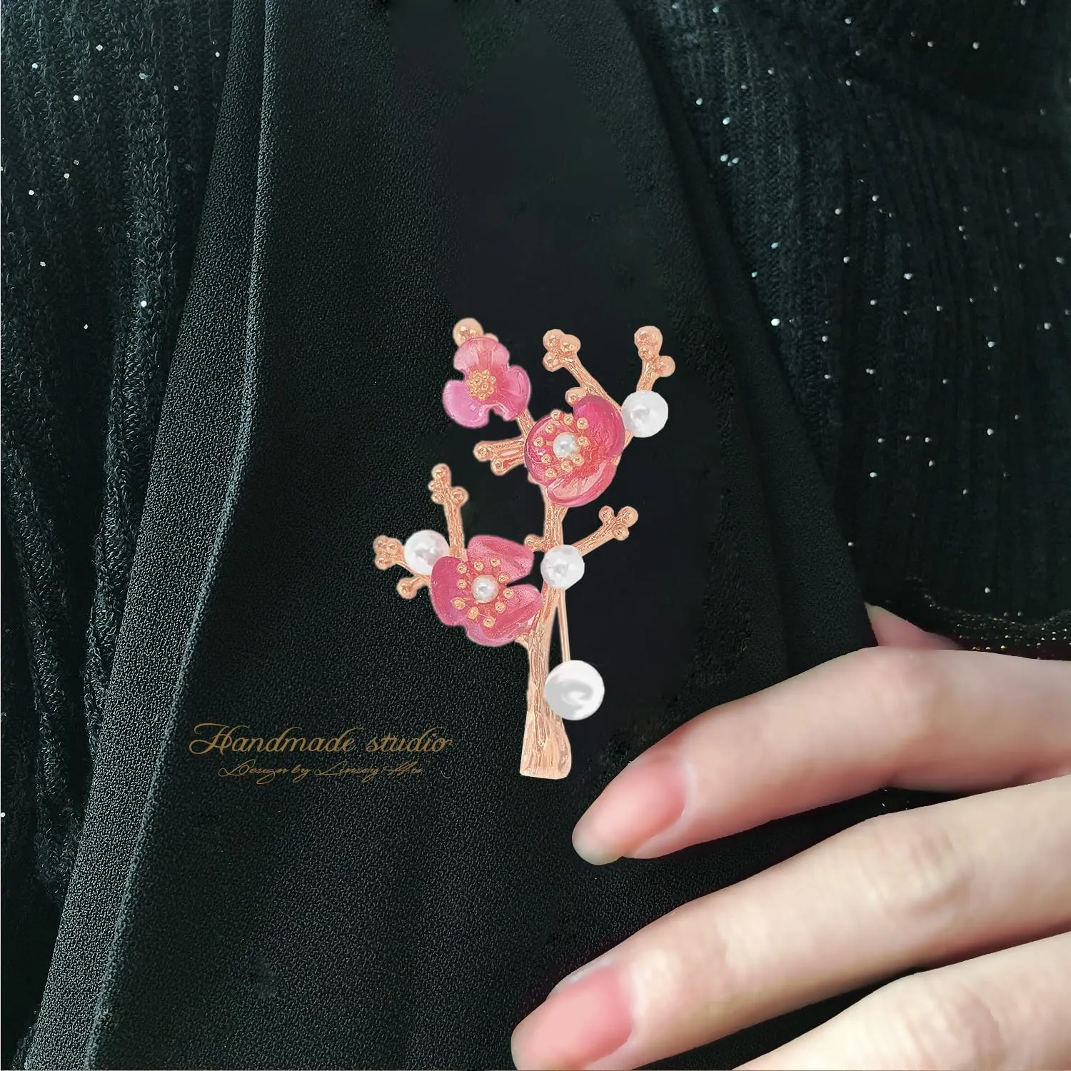 Brooches for Women with Crystal, Pink Flower, Rhinestone Brooches Pins Elegant Jewelry Blossom Fashionable Gifts Ladies Bouquet Brooches Pin for Birthday, Party, New Year, Wedding