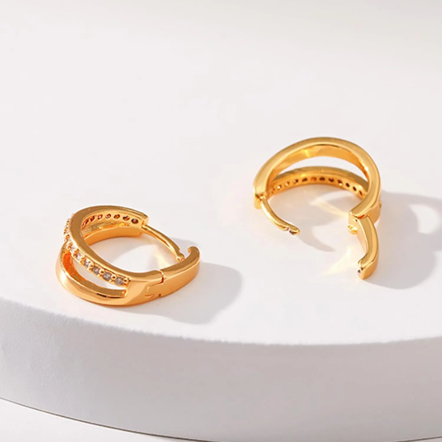 Chunky Gold Earrings for Women Hoop Earrings Lightweight Teardrop Earrings Hypoallergenic Gold Chunky Earrings Trendy Waterdrop Hoop Earrings for Birthday Gifts