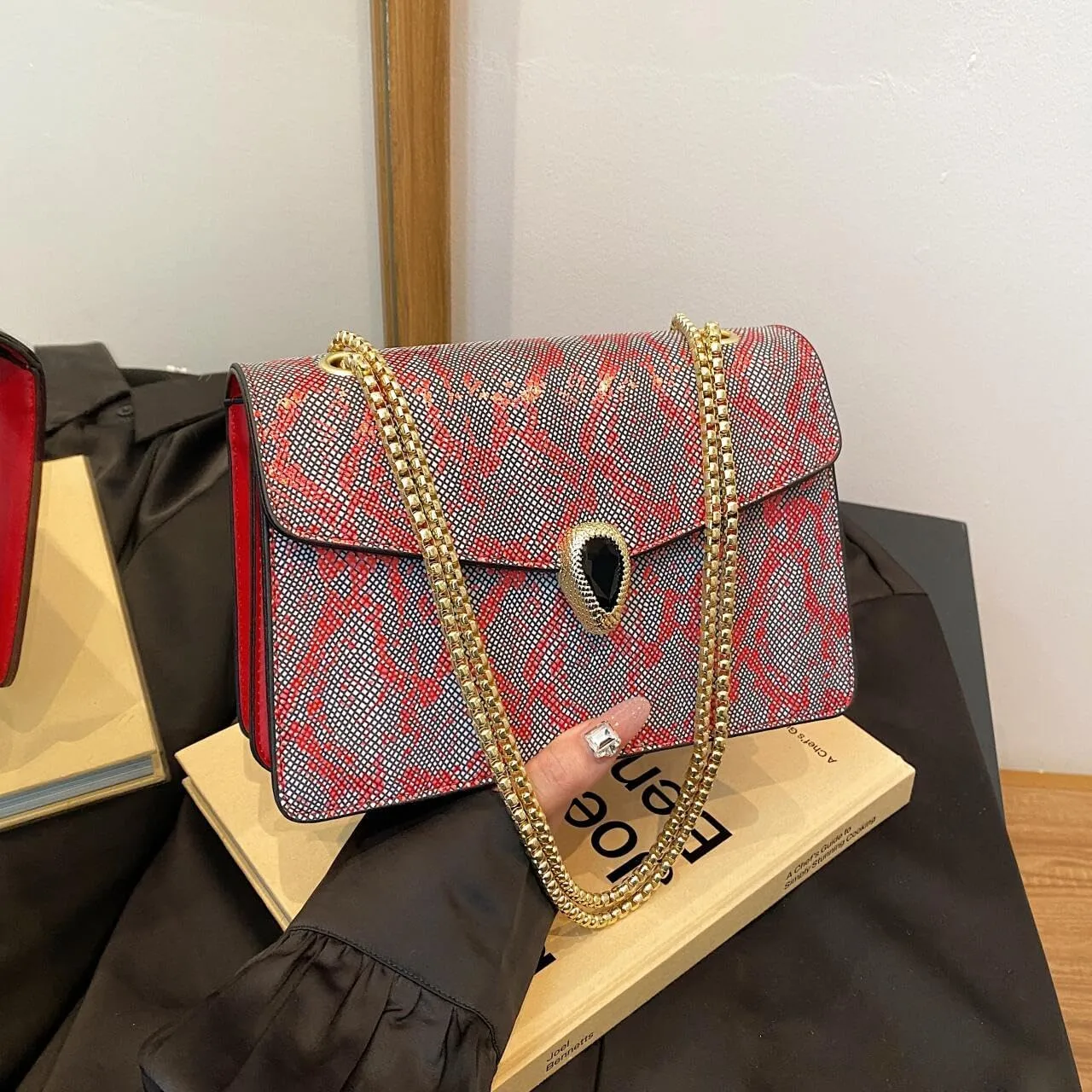 Crossbody Bags for Women Snake Printed Chain Shoulder Bags Trendy Handbags Clutch Purses