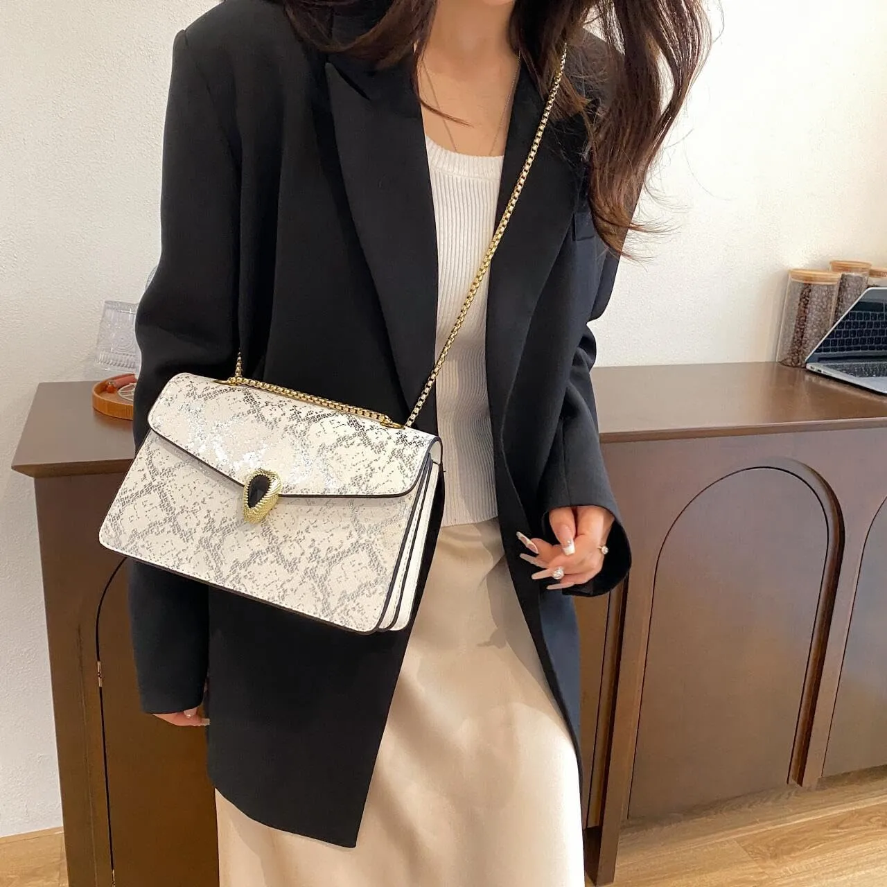 Crossbody Bags for Women Snake Printed Chain Shoulder Bags Trendy Handbags Clutch Purses