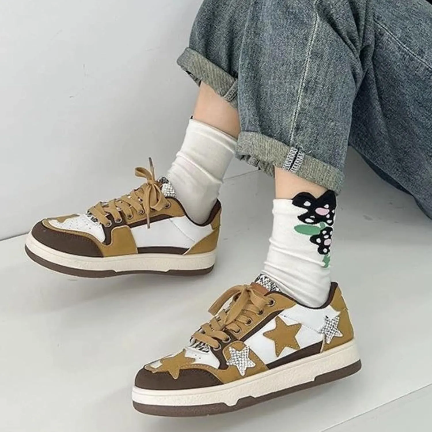 Retro Star Sneakers for Women - Colorblock Casual Skate Shoes