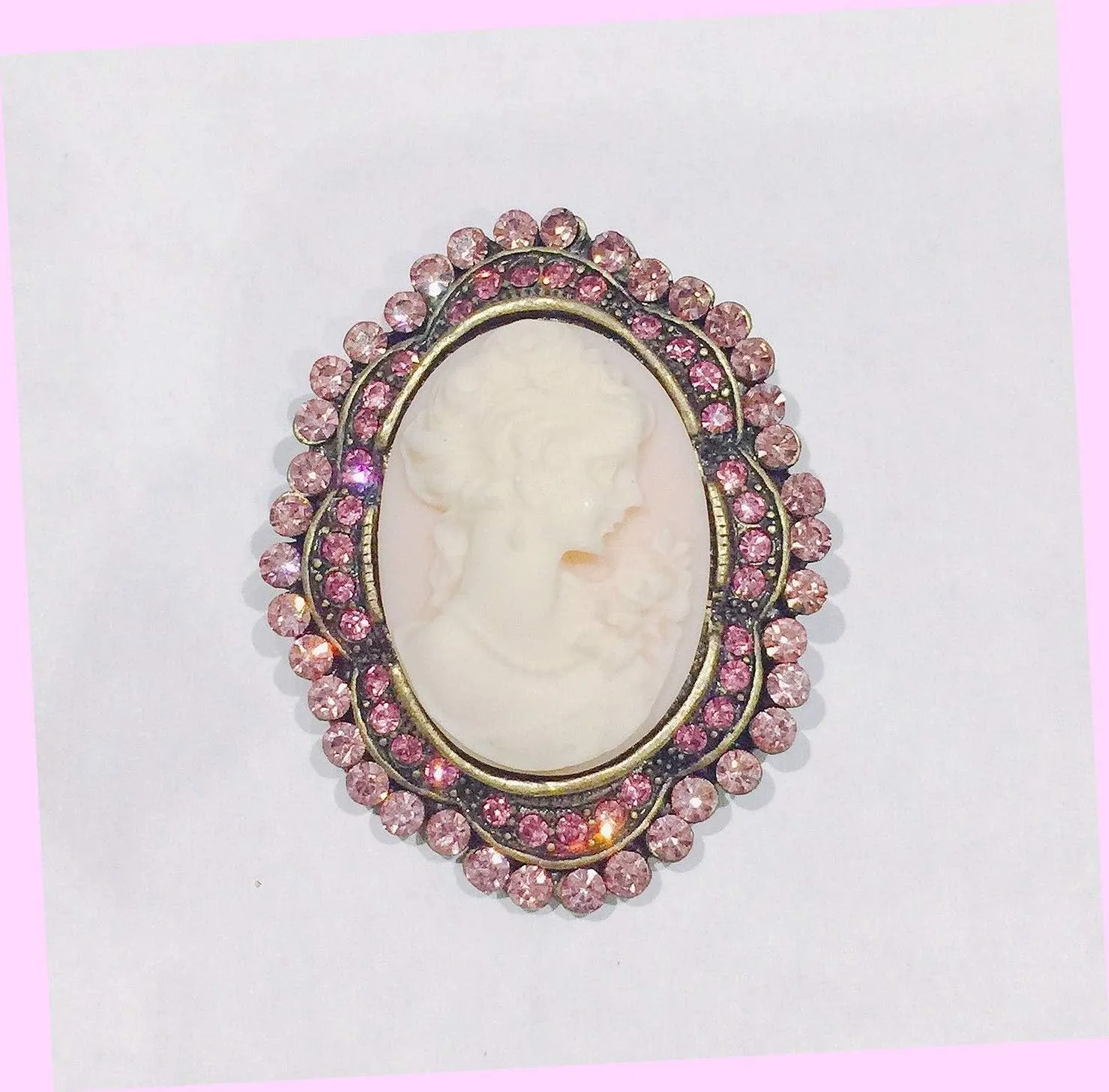 Vintage Style Lady Cameo Brooch Pendant Pink Crystal Charm Pin Br1031 Rhinestone Brooch Pin for Women
